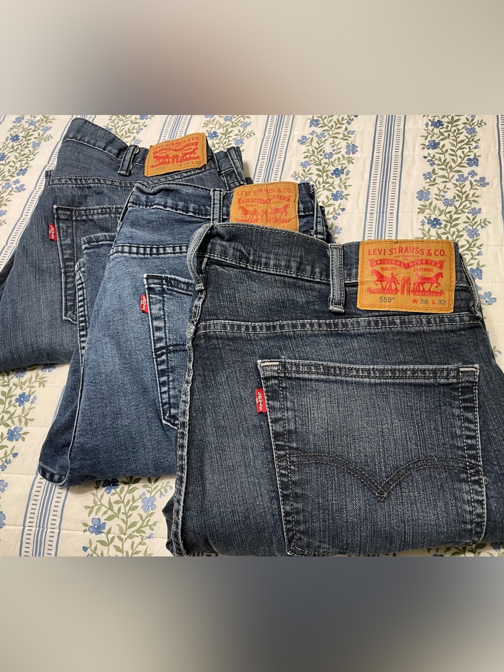 3 pairs of men’s Levi jeans 38/32 style # 559
